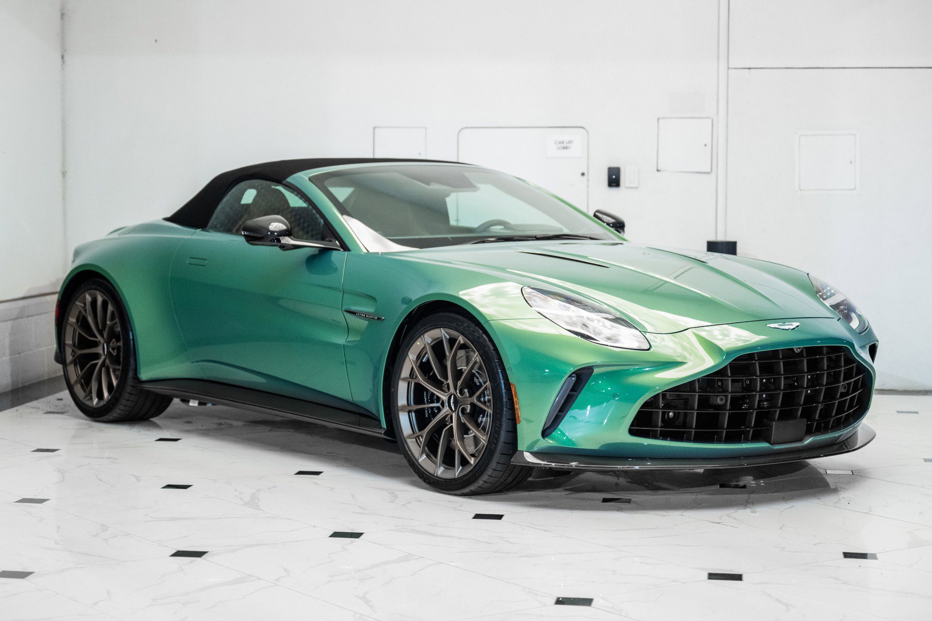 New 2026 Aston Martin V8 Vantage Roadster image 39