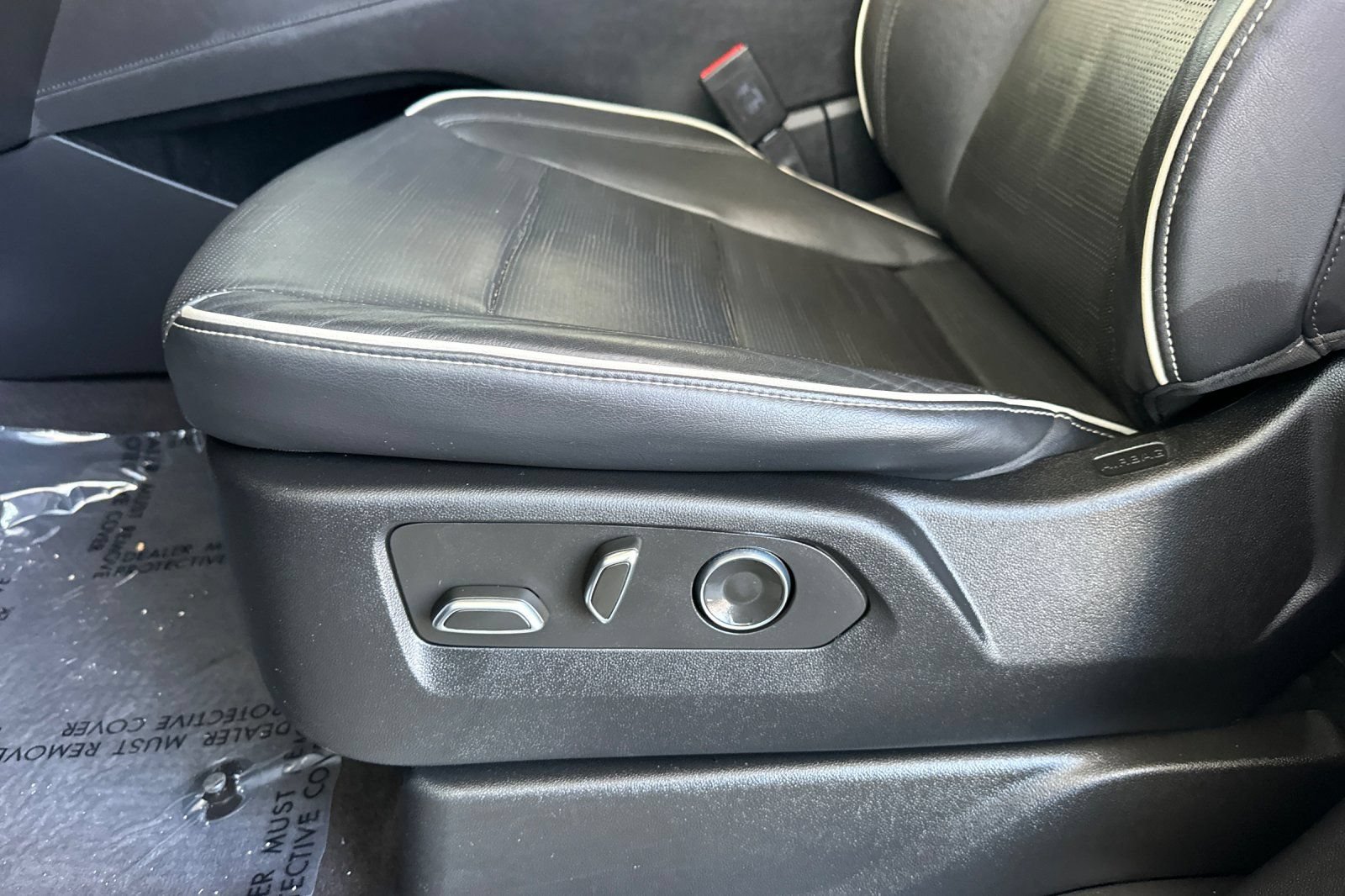 Certified 2023 Cadillac Escalade Sport AWD/4WD image 13