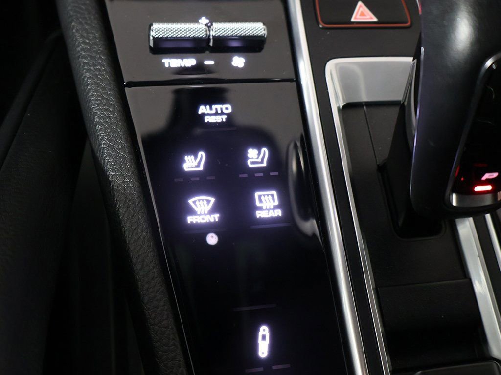 Used 2023 Porsche Cayenne Platinum Edition w/ Premium Package Plus image 54