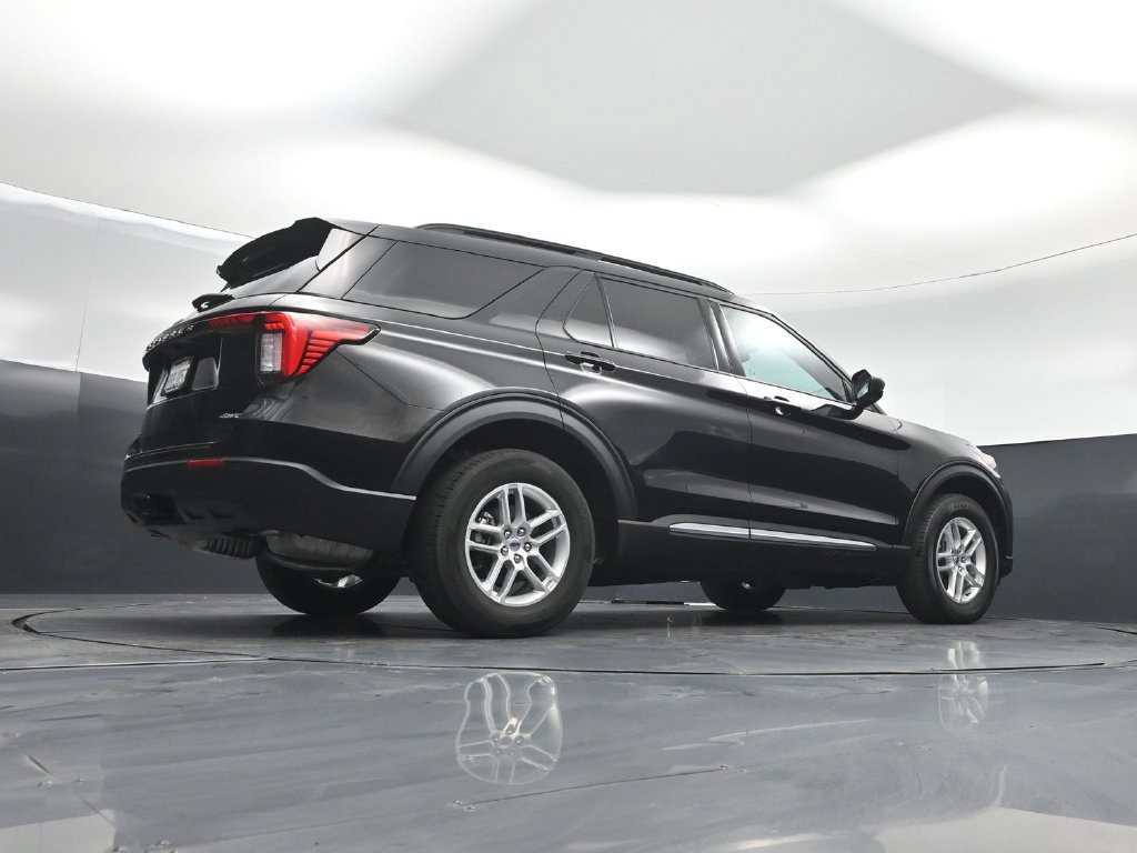 Used 2025 Ford Explorer Active AWD/4WD image 51