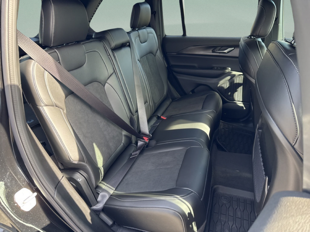 New 2025 Jeep Grand Cherokee 4WD image 34
