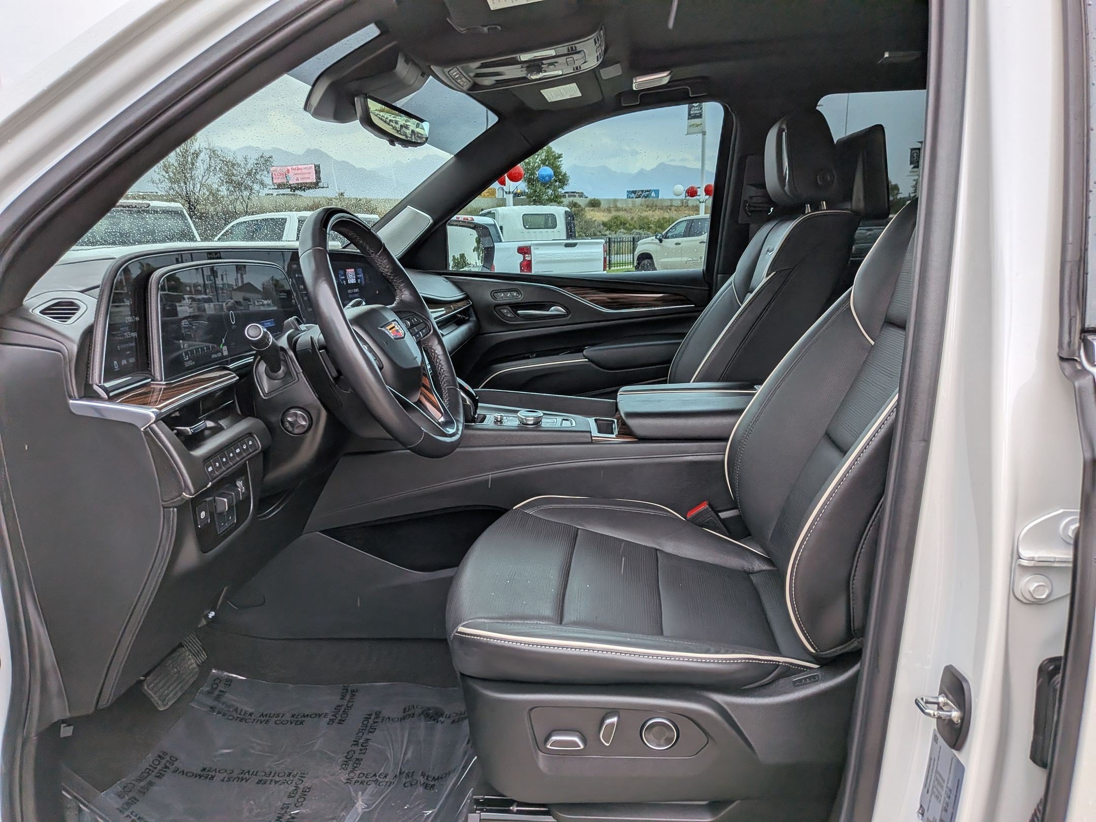 Certified 2024 Cadillac Escalade Premium Luxury w/ Performance Package AWD/4WD image 17
