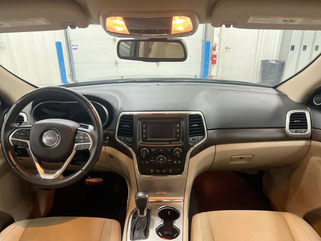 Used 2016 Jeep Grand Cherokee Laredo w/ Quick Order Package 23E AWD/4WD image 10