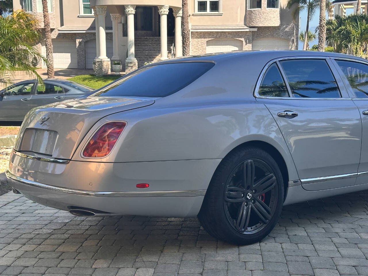 Used 2011 Bentley Mulsanne RWD image 6