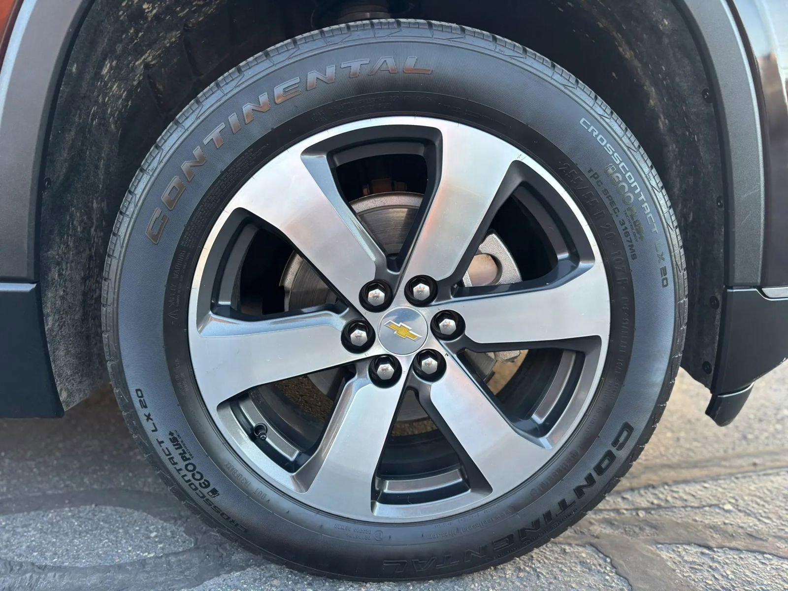Used 2020 Chevrolet Traverse LT w/ LT Premium Package AWD/4WD image 9