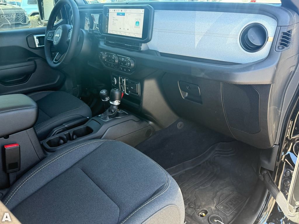 Used 2025 Jeep Wrangler Sport S image 29
