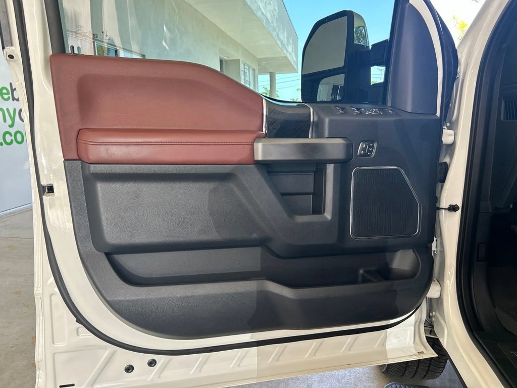 Used 2022 Ford F350 Platinum w/ FX4 Off-Road Package AWD/4WD image 43
