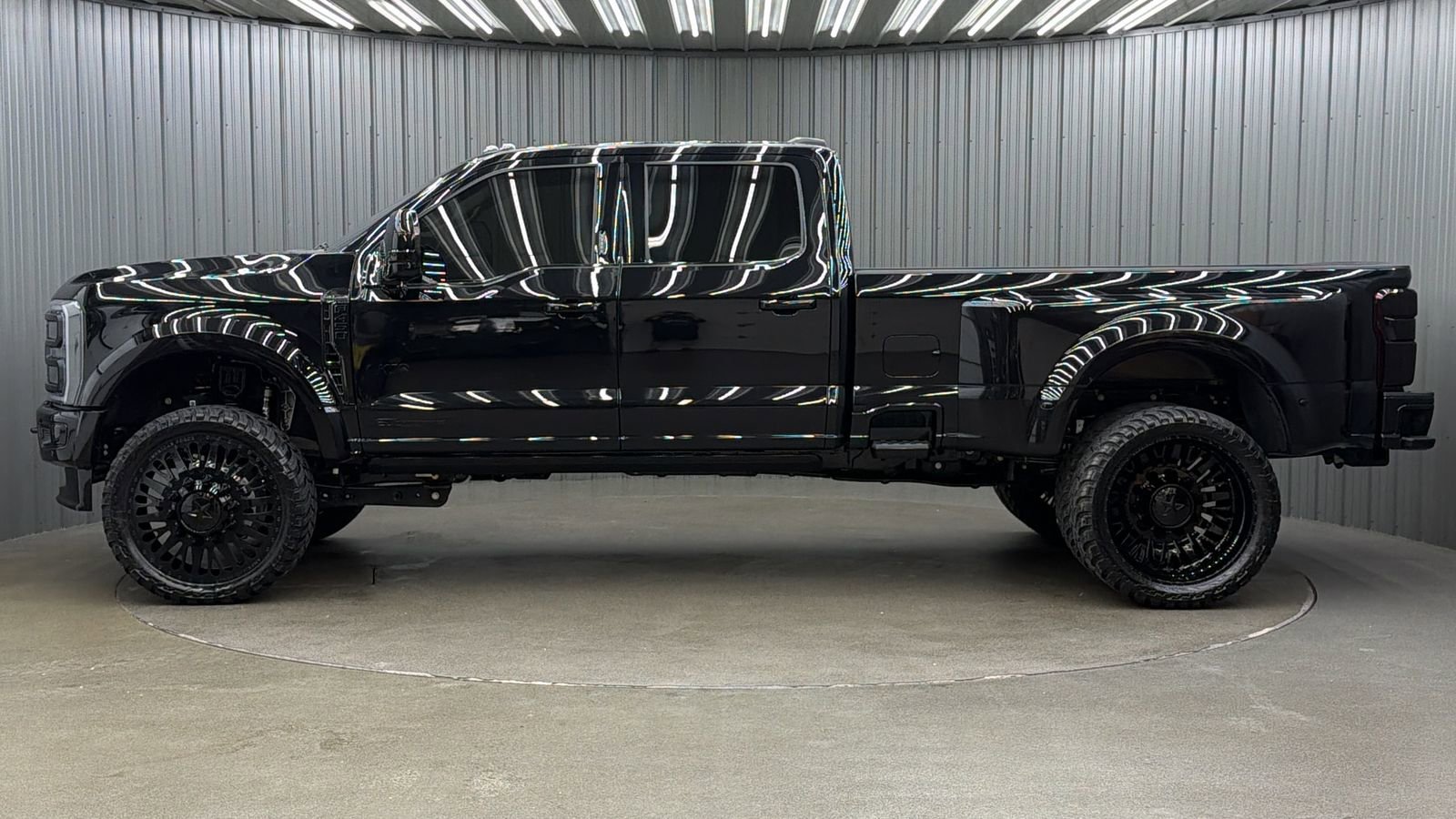 Used 2026 Ford F450 Platinum w/ Platinum Plus Package AWD/4WD image 2