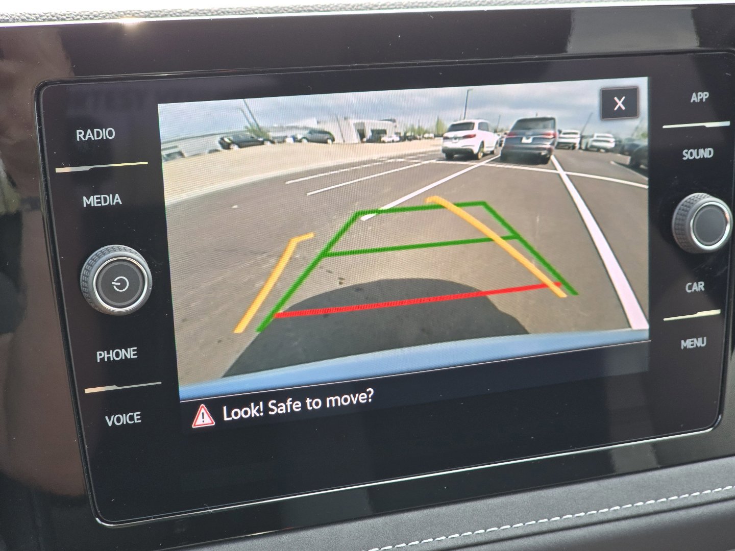 New 2026 Volkswagen Taos SE FWD image 4