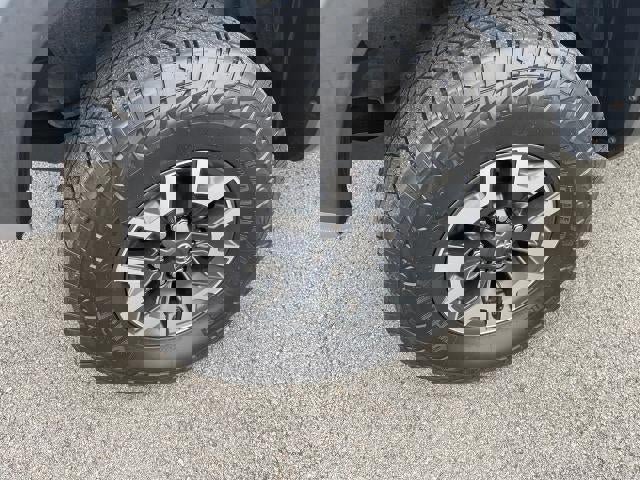 Used 2017 Toyota Tacoma SR5 image 6