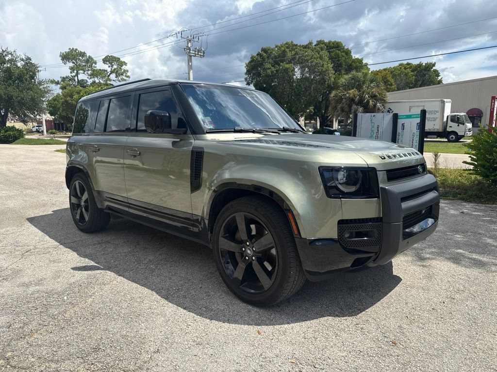 Used 2022 Land Rover Defender 110 X-Dynamic HSE AWD/4WD image 4