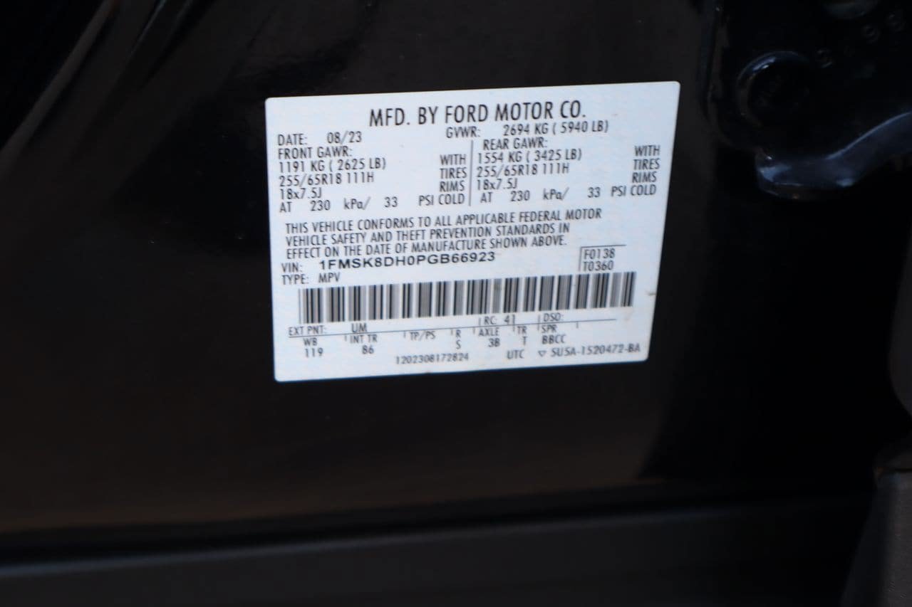 Used 2023 Ford Explorer XLT AWD/4WD image 29