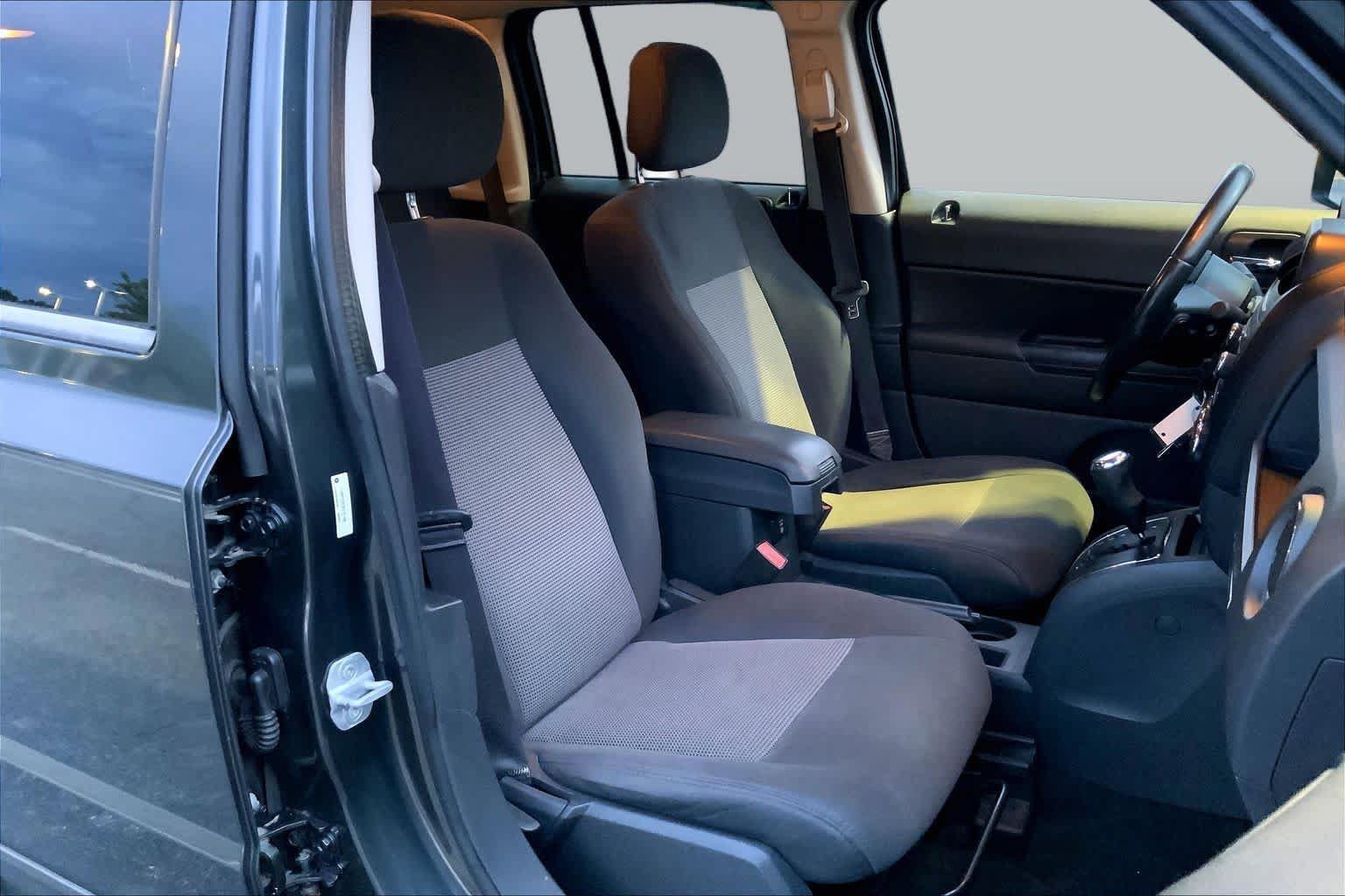 Used 2011 Jeep Patriot Latitude AWD/4WD image 8