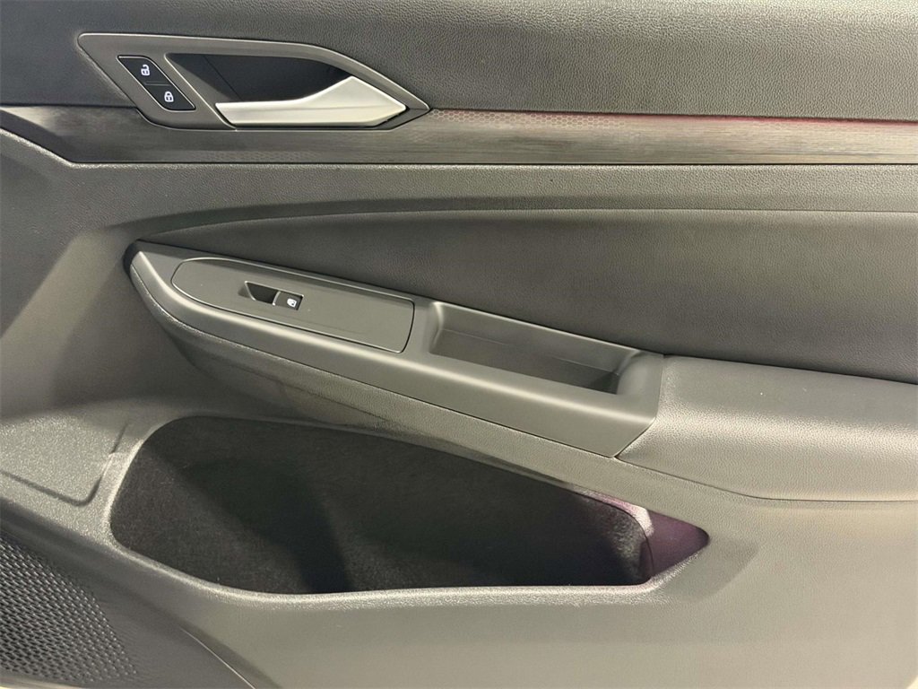 Used 2022 Volkswagen GTI SE image 9