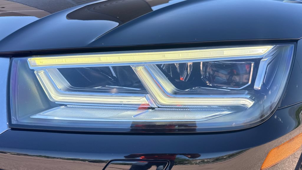 Used 2018 Audi Q5 2.0T Premium Plus w/ Premium Plus Package AWD/4WD image 17