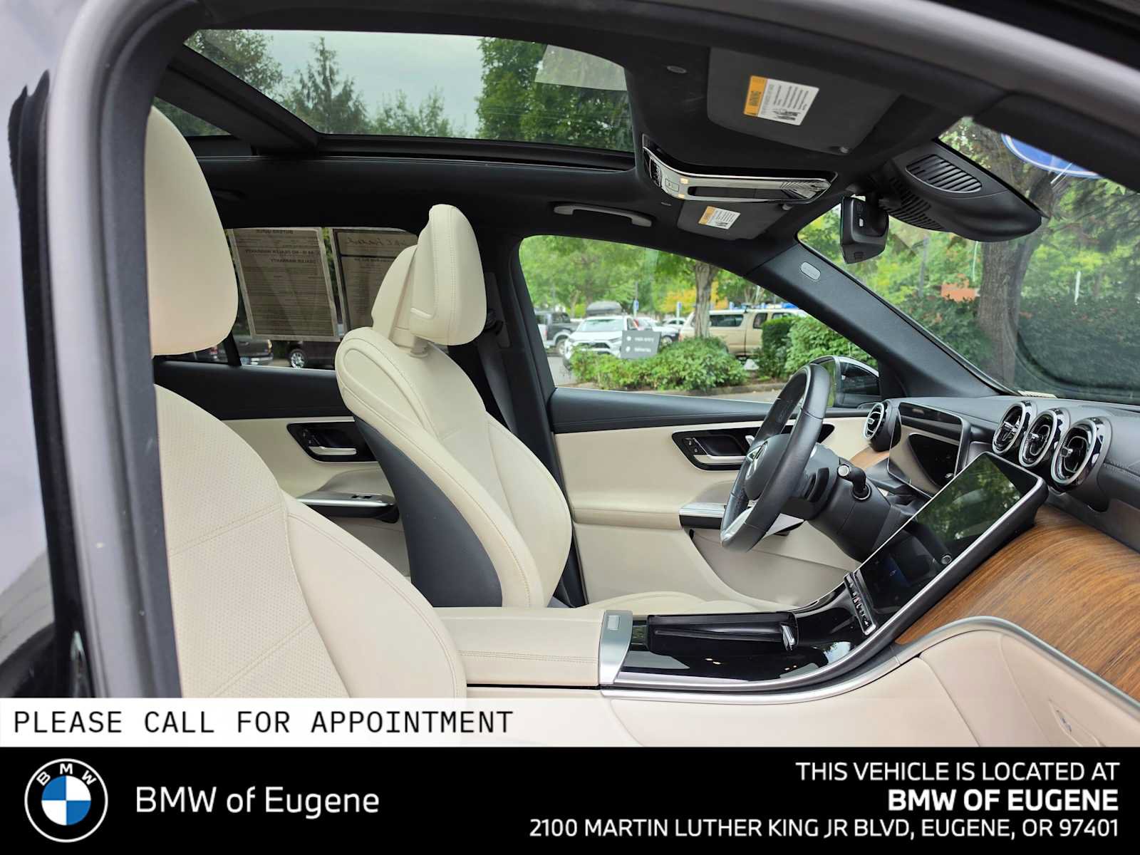 Used 2024 Mercedes-Benz GLC 300 4MATIC image 11