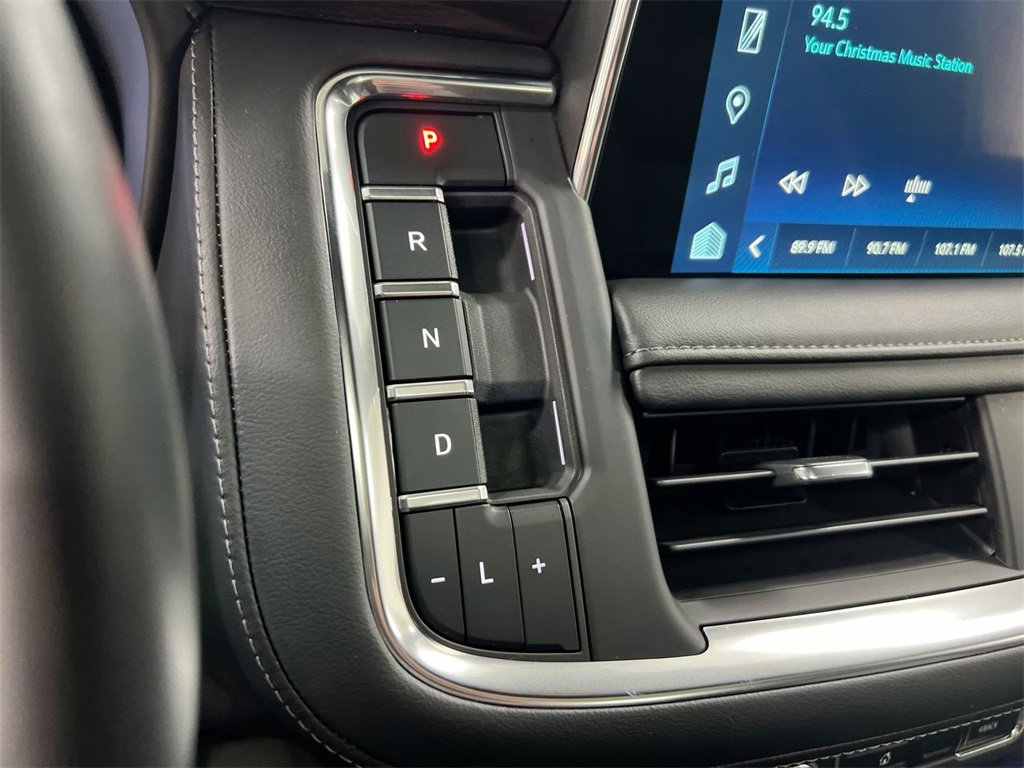 Used 2023 Chevrolet Tahoe Z71 w/ Luxury Package image 16