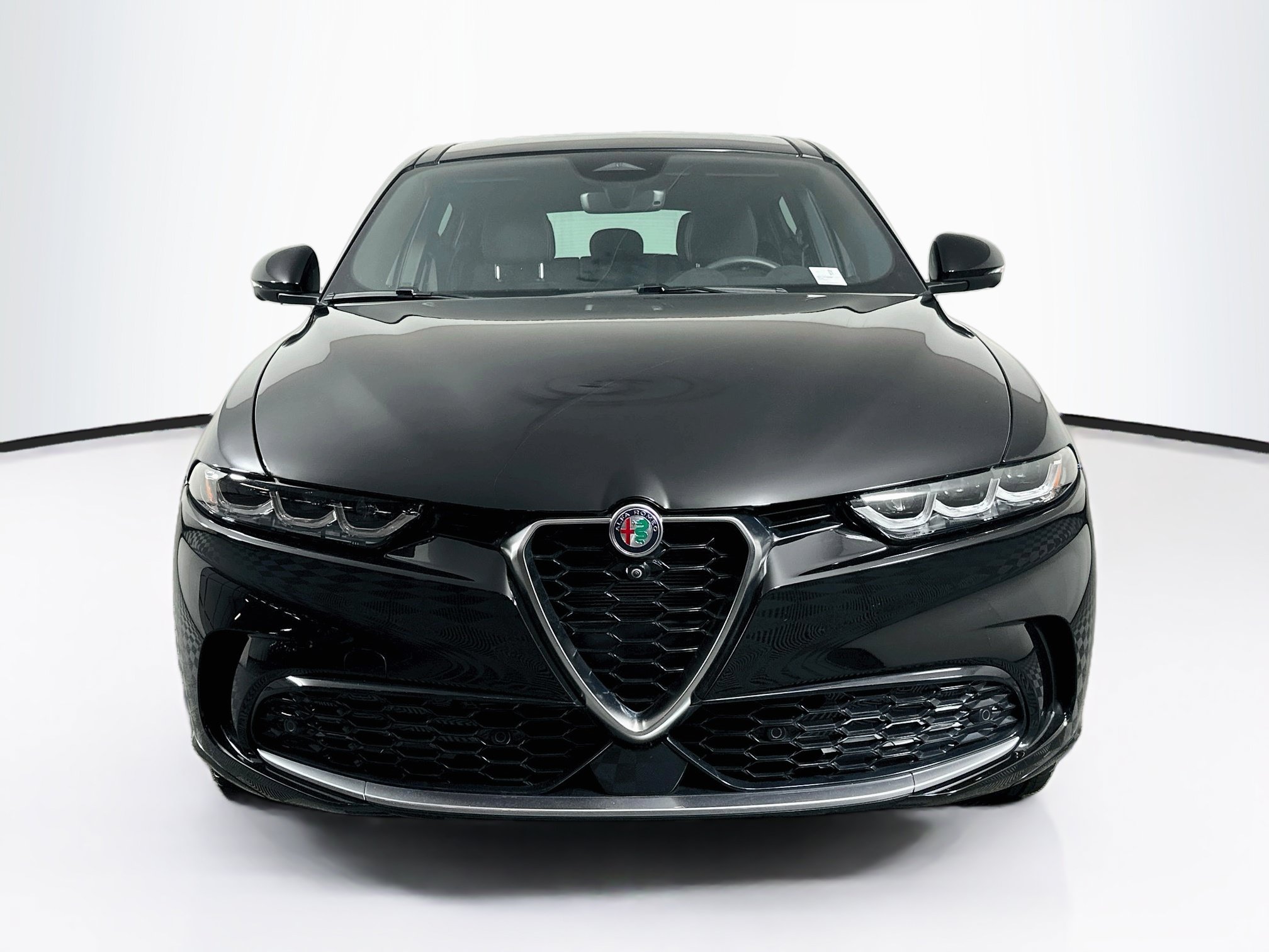 Used 2024 Alfa Romeo Tonale Ti w/ Active Assist Package AWD/4WD image 2