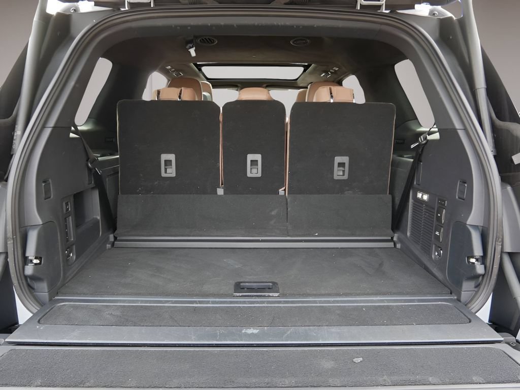 Used 2025 Lincoln Navigator Black Label AWD/4WD image 12