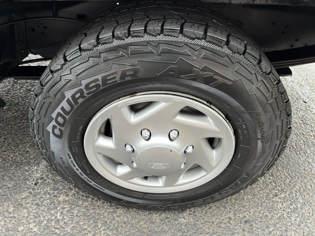 Used 2013 Ford E-250 and Econoline 250 w/ Commercial Cargo Van Pkg image 13