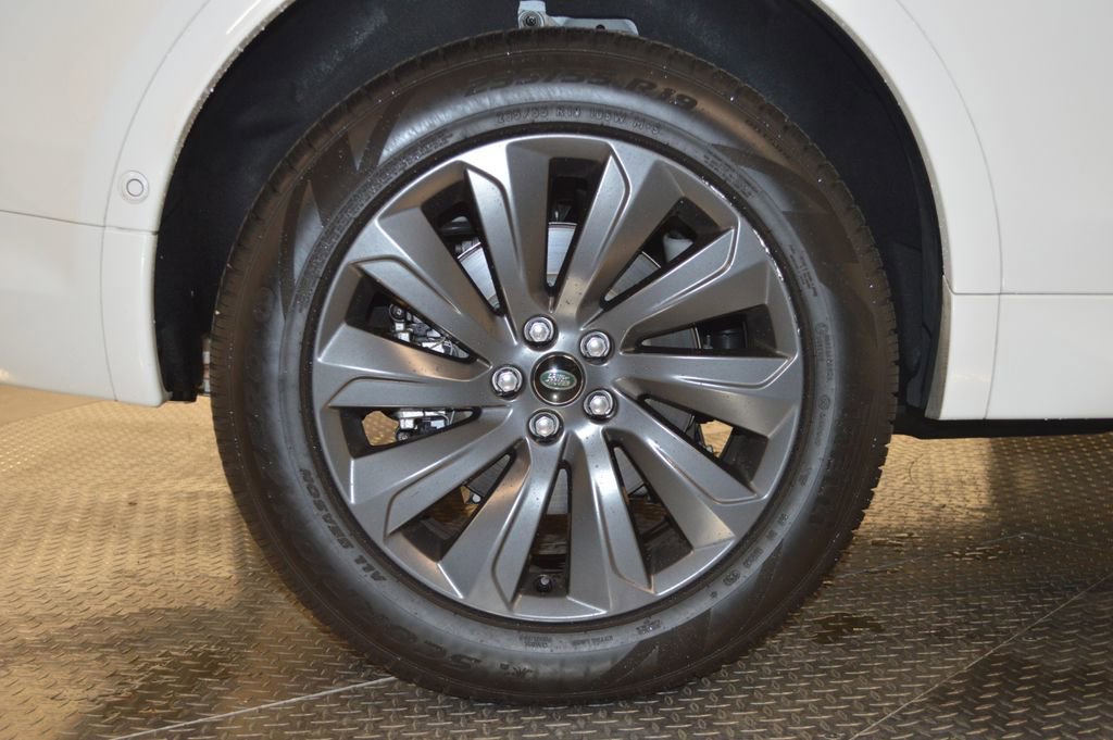 Used 2025 Land Rover Discovery Sport S image 12