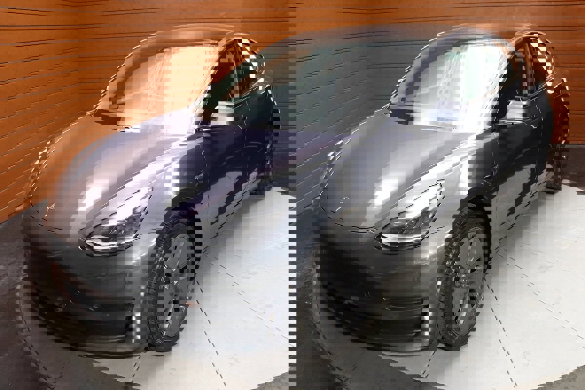 Used 2023 Tesla Model 3 Standard Range image 14