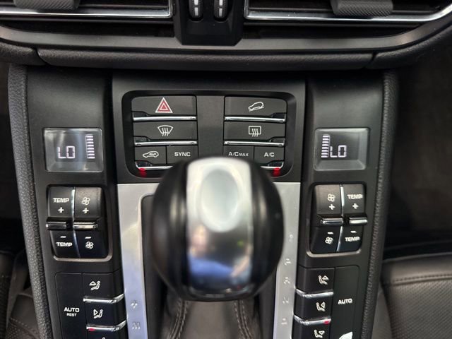 Used 2020 Porsche Macan AWD/4WD image 15