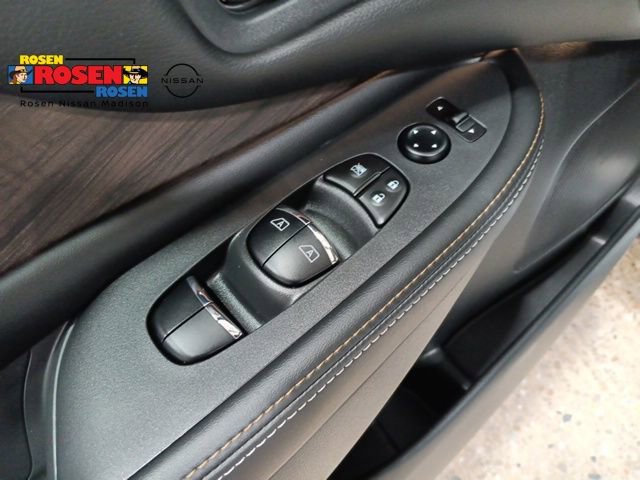 Certified 2023 Nissan Murano Platinum w/ Cargo Package AWD/4WD image 11