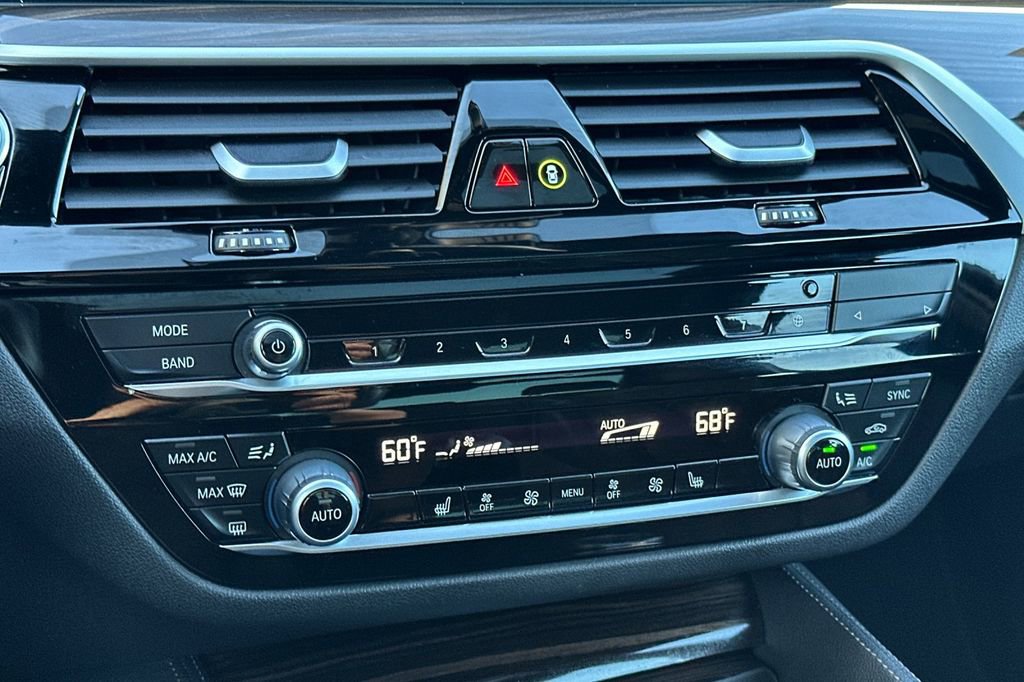 Used 2023 BMW 530e w/ Executive Package image 23