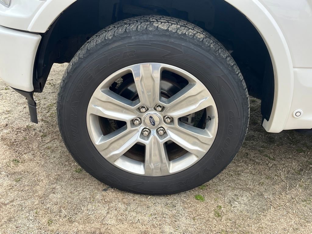 Used 2018 Ford F150 Platinum w/ Equipment Group 701A Luxury image 6