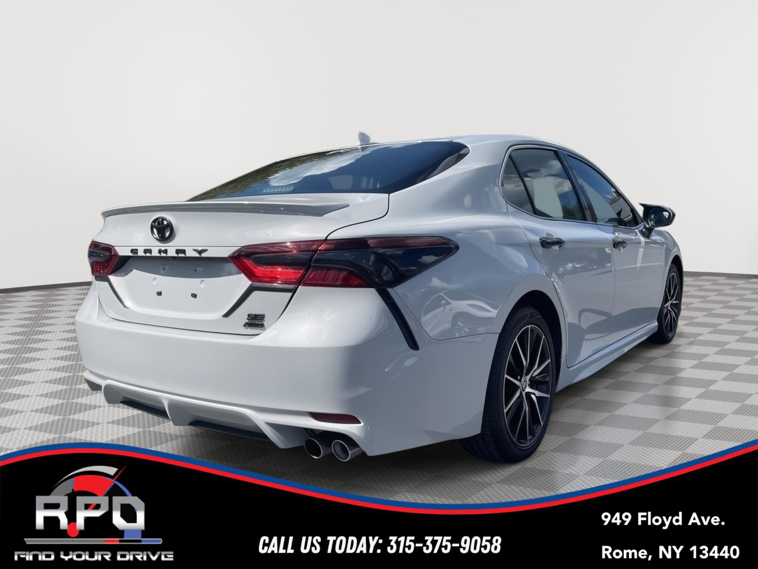 Used 2023 Toyota Camry SE image 5
