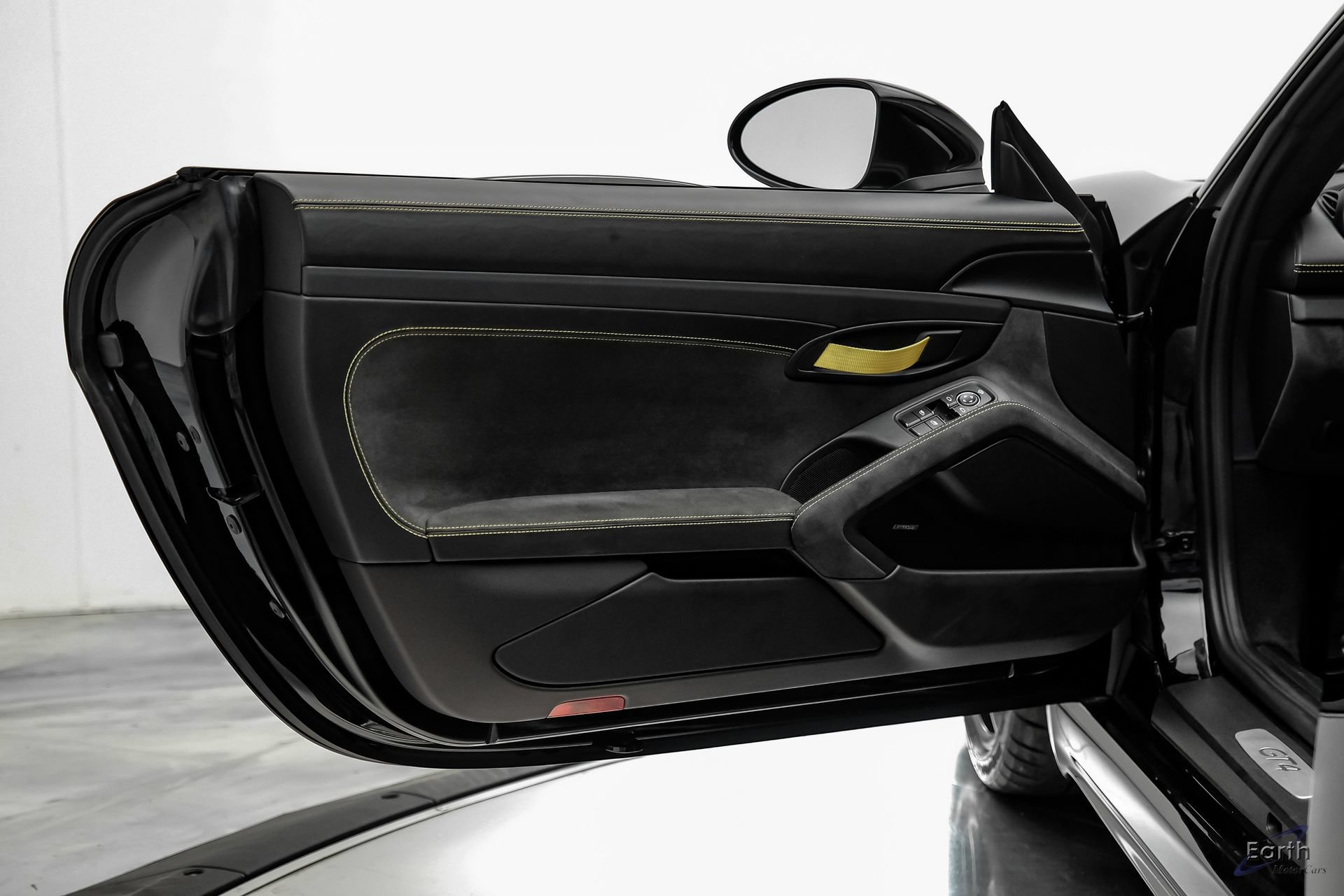 Used 2021 Porsche 718 Cayman GT4 RWD image 89