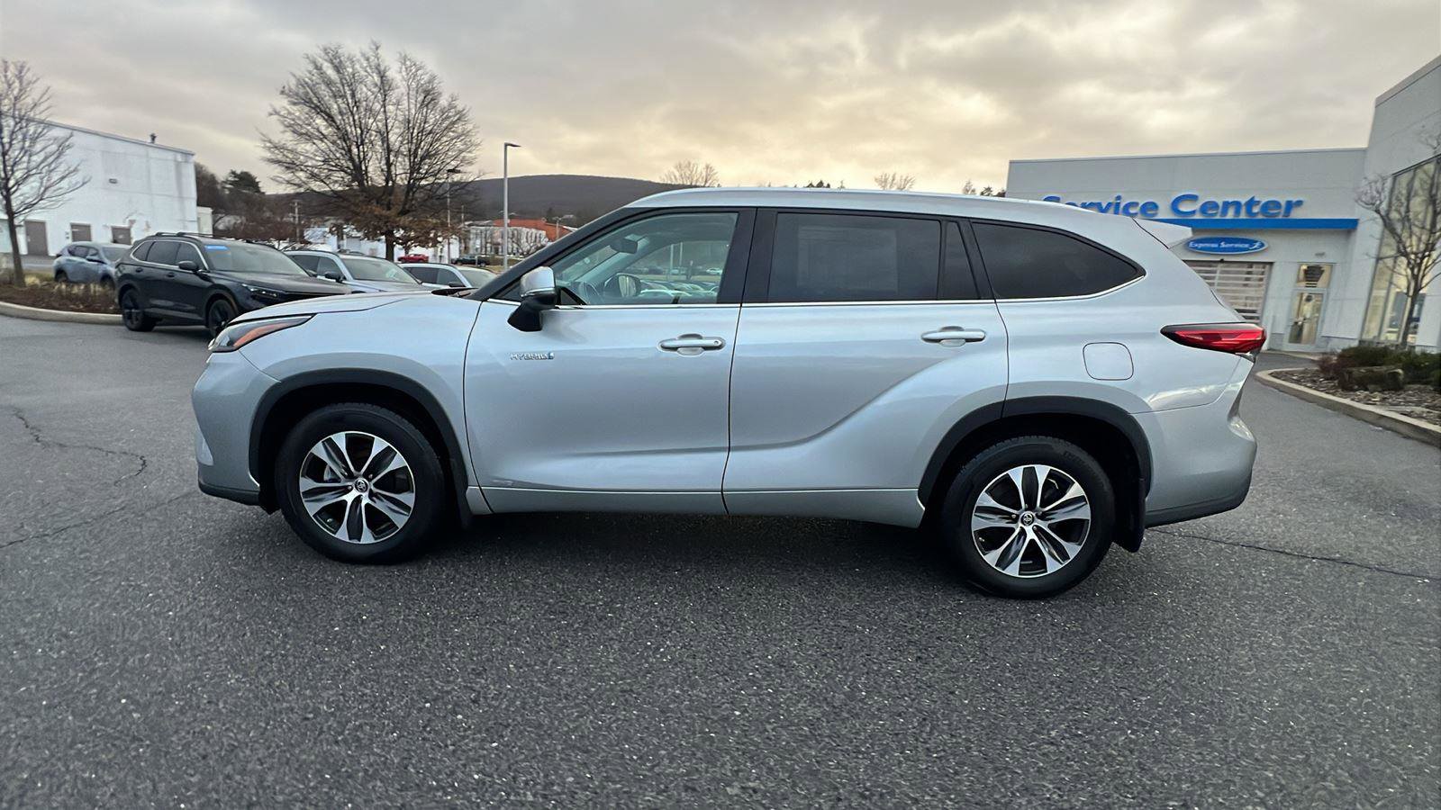 Used 2021 Toyota Highlander XLE image 7