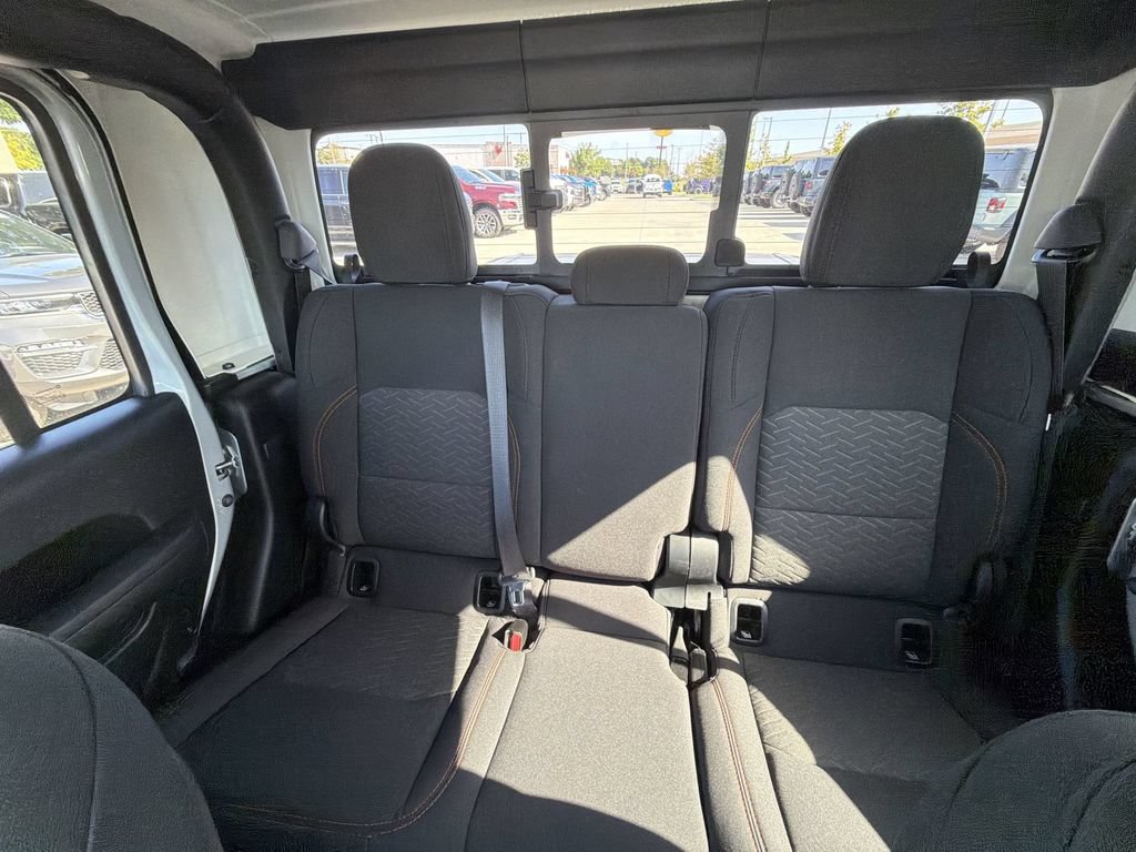 Certified 2023 Jeep Gladiator Mojave AWD/4WD image 21
