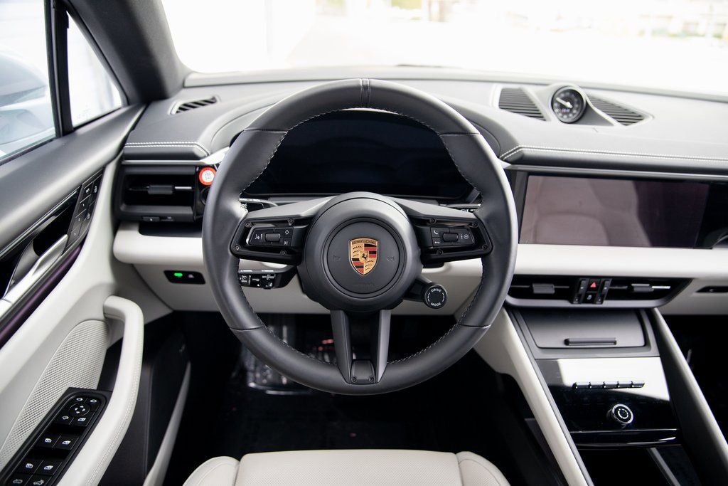 Certified 2025 Porsche Macan Electric RWD image 23