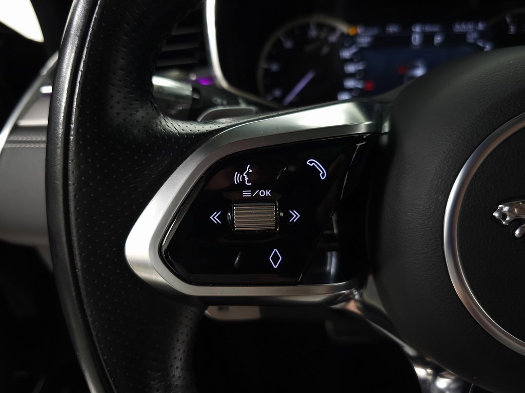 Used 2022 Jaguar XF R-Dynamic SE image 23