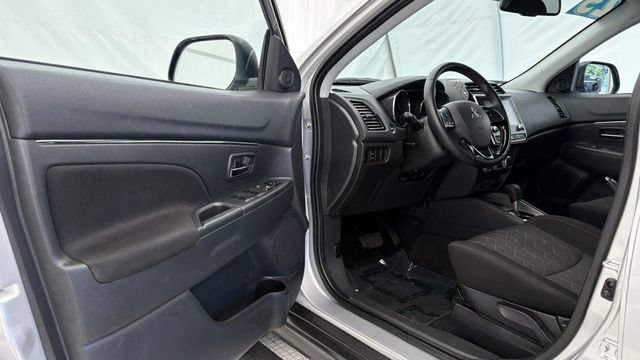Used 2025 Mitsubishi Outlander Sport ES AWD/4WD image 30