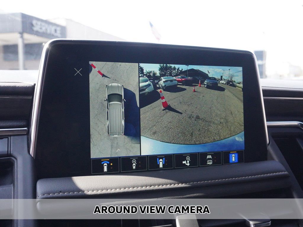 Used 2023 GMC Yukon SLT w/ SLT Premium Package image 7