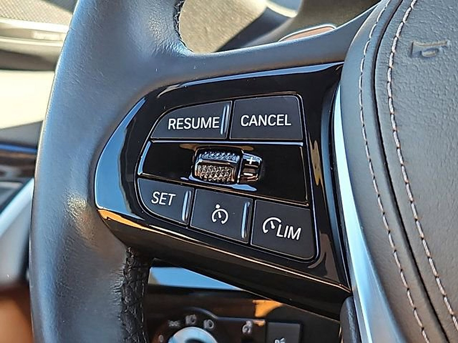 Used 2023 BMW 530e xDrive image 22