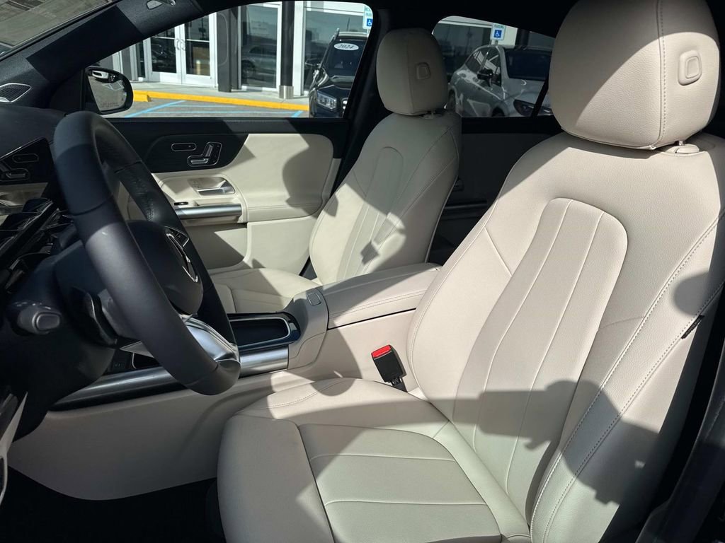 Used 2025 Mercedes-Benz GLA 250 image 8