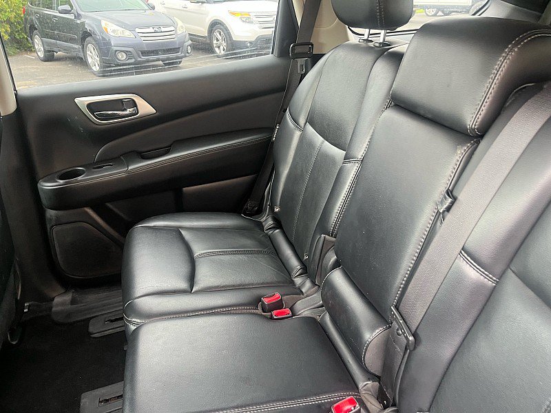 Used 2019 Nissan Pathfinder SL AWD/4WD image 12