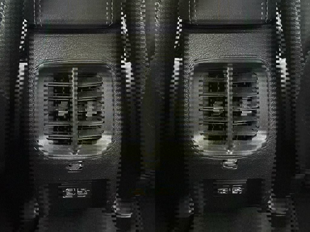 Used 2021 Jeep Cherokee Latitude Lux image 14