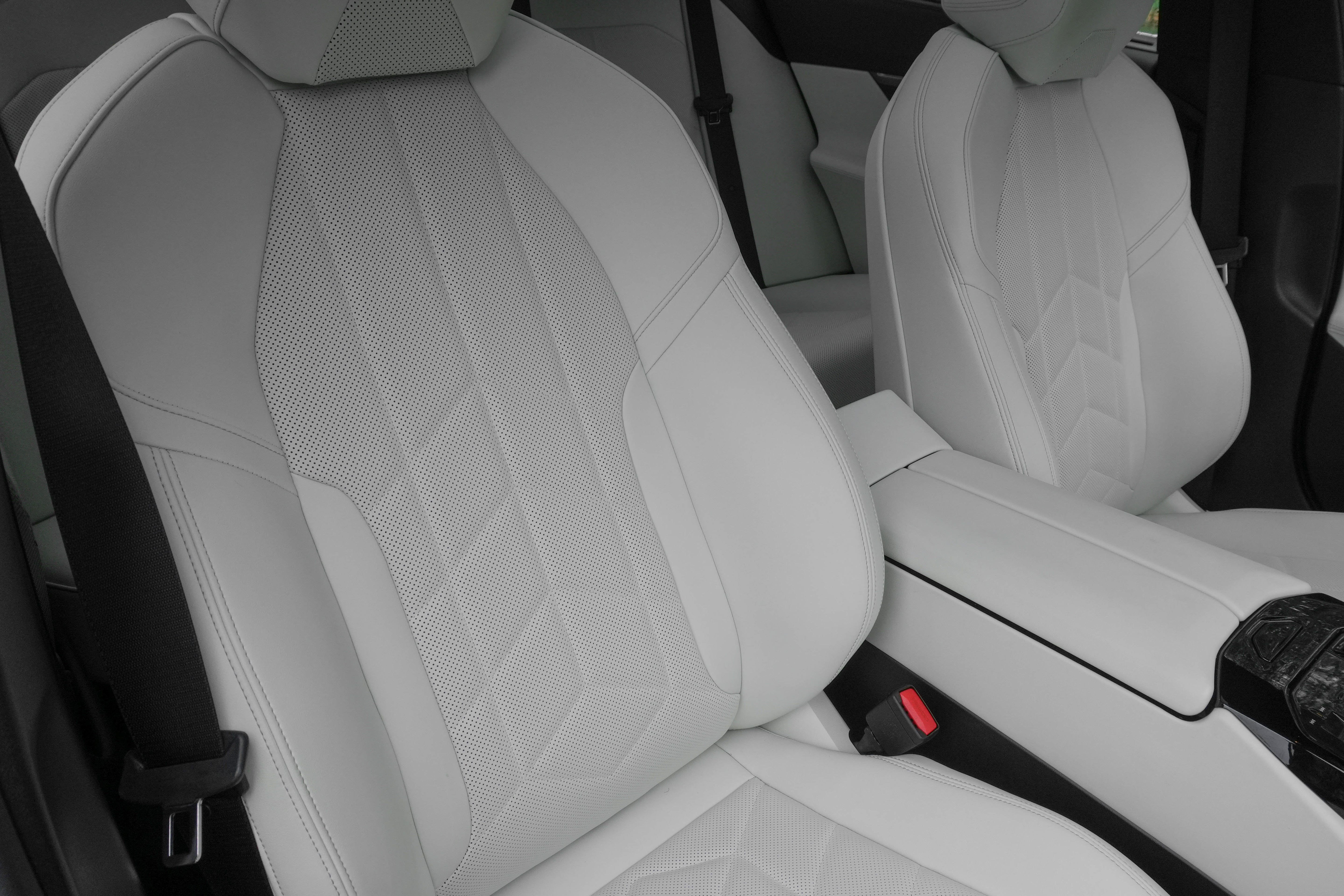 Certified 2026 BMW 540i xDrive AWD/4WD image 8