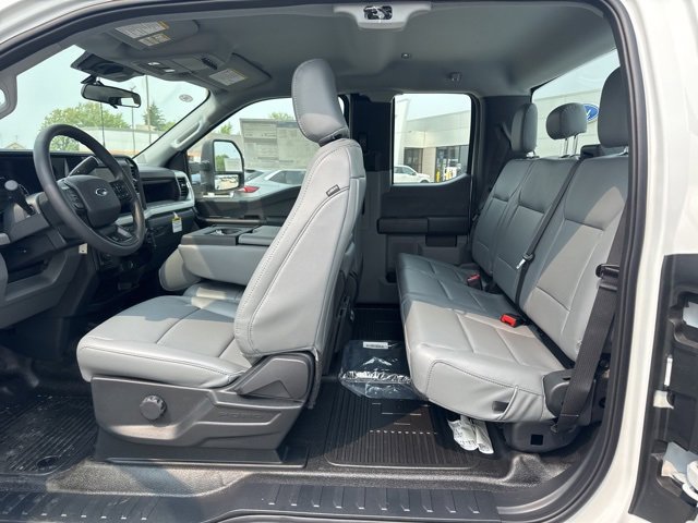 New 2025 Ford F250 XL w/ XL Chrome Package image 10
