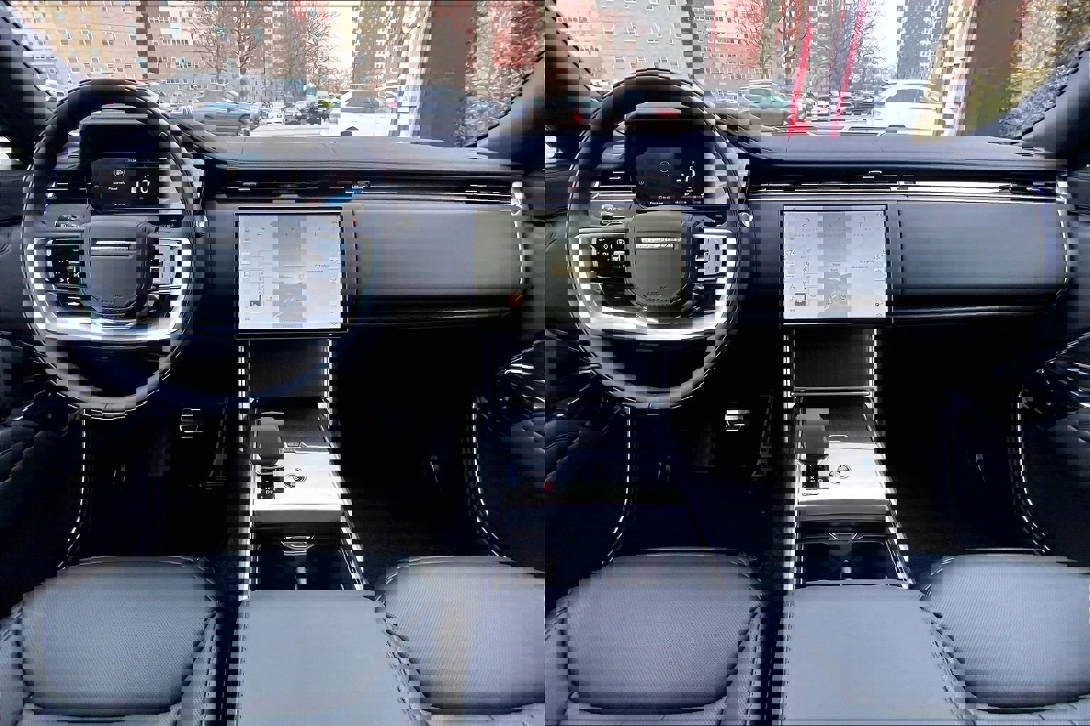 New 2026 Land Rover Range Rover SE image 5