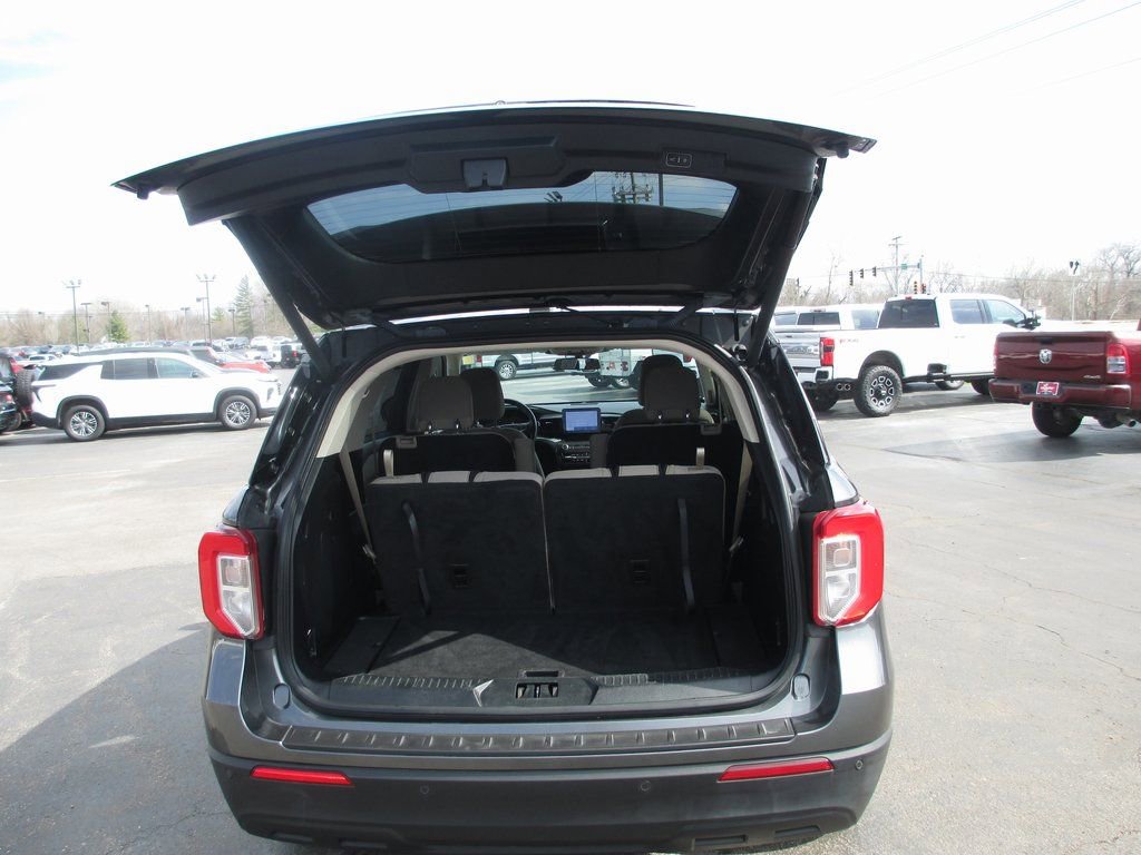 Used 2020 Ford Explorer XLT w/ Comfort Package image 6