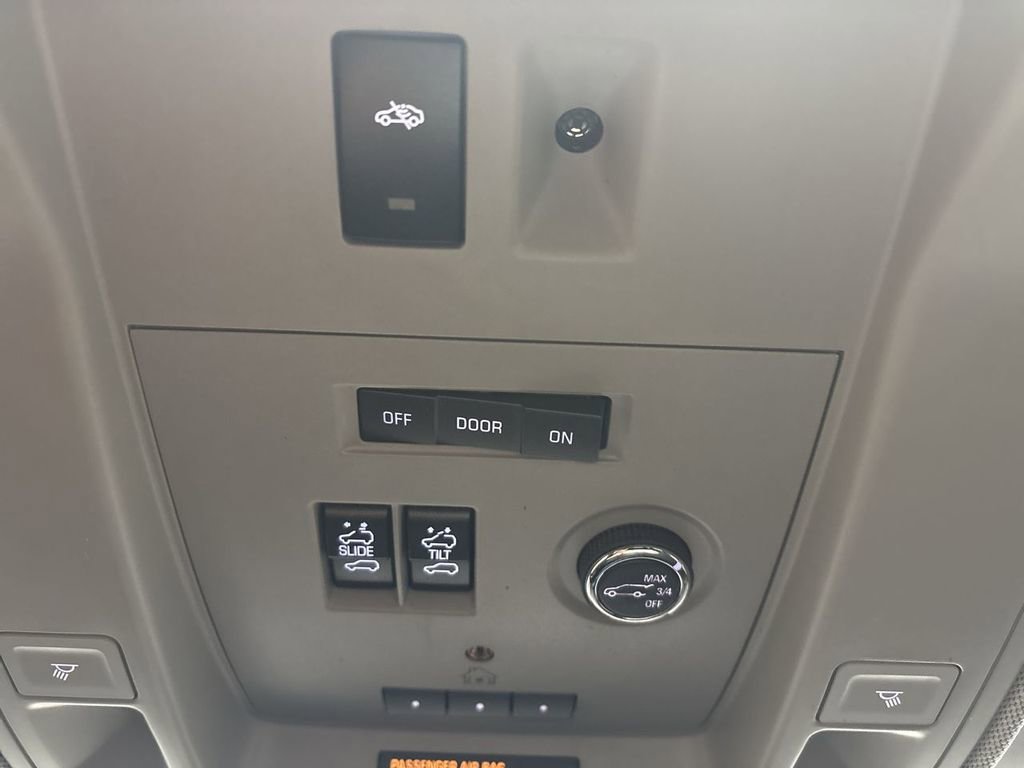 Used 2015 Chevrolet Suburban LTZ AWD/4WD image 59