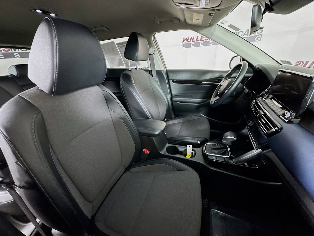 Used 2023 Kia Seltos S w/ Navigation Package image 26