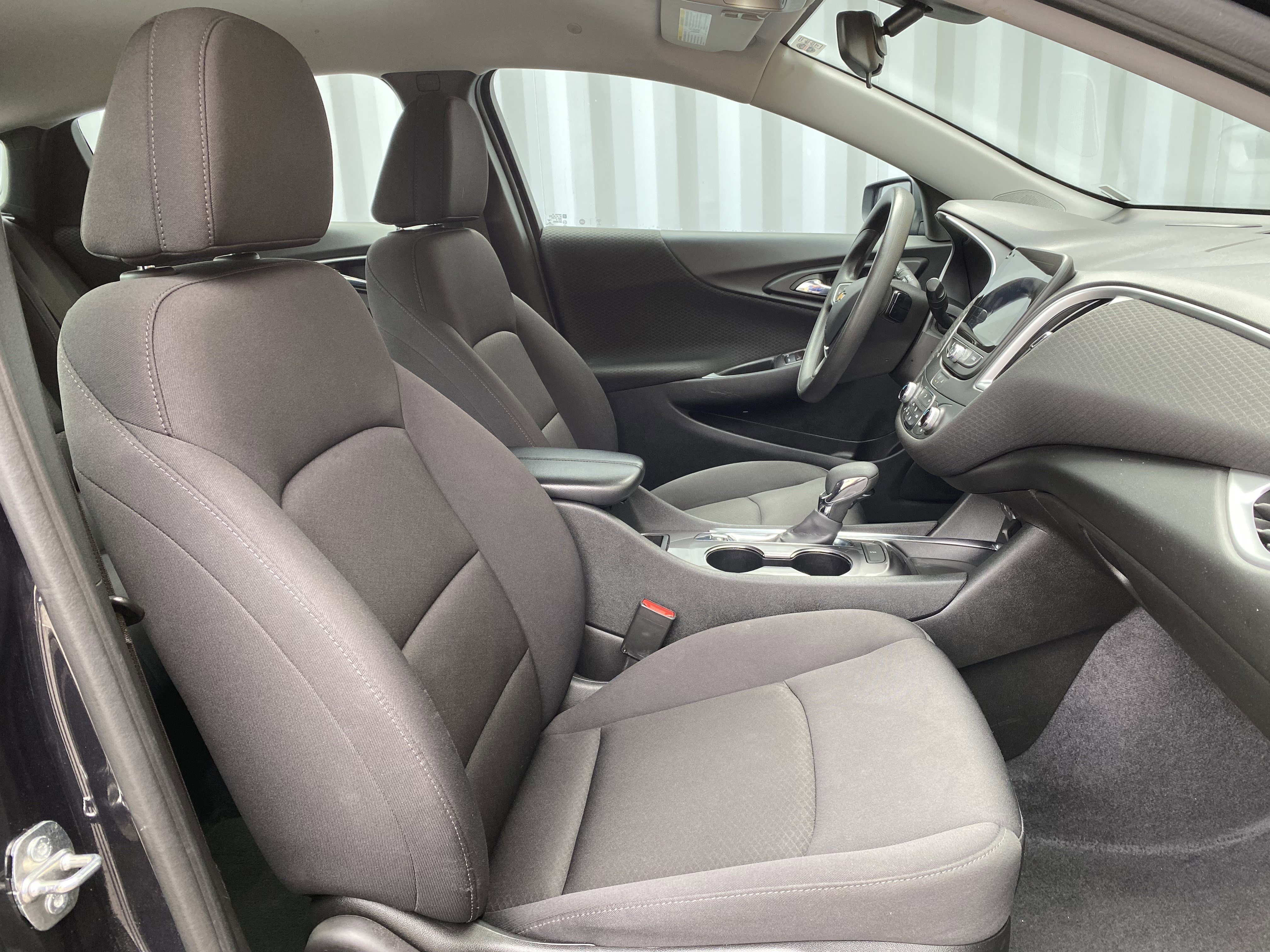 Used 2023 Chevrolet Malibu LT image 32