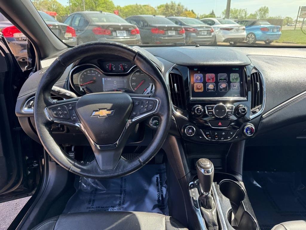 Used 2017 Chevrolet Cruze Premier FWD image 31